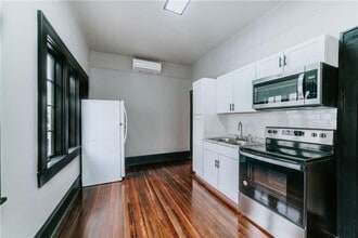 207 Michigan Ave-Unit -Apt. 3 in Mobile, AL - Foto de edificio - Building Photo