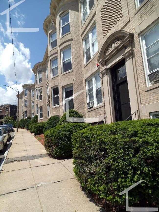 property at 8 Mt Hood Rd