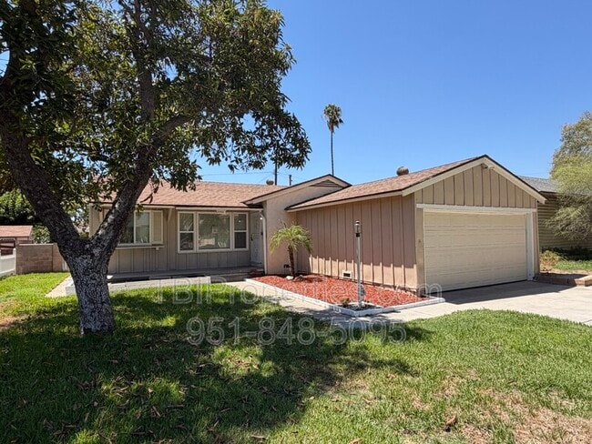 property at 3552 N Alameda Ave