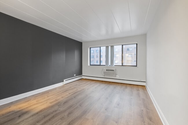 property at 6012 N Kenmore Ave