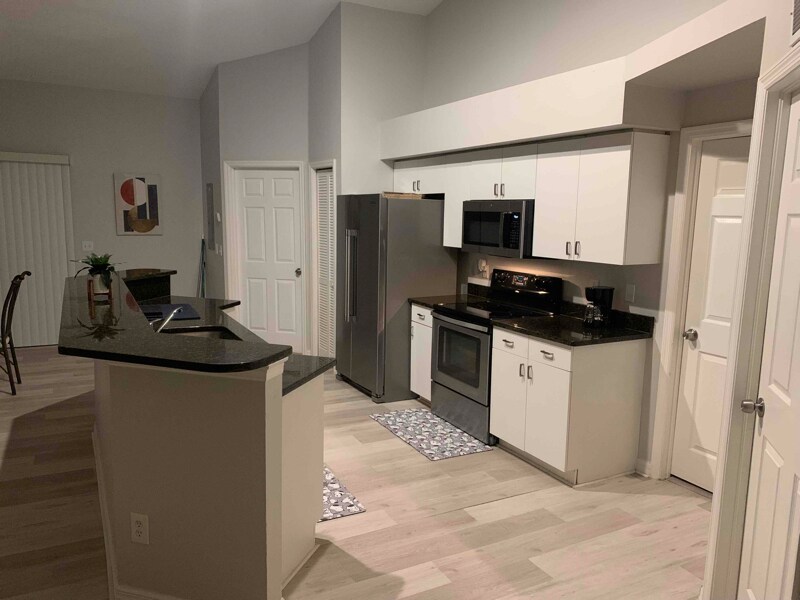 325 Ichabod Ave in Lehigh Acres, FL - Building Photo