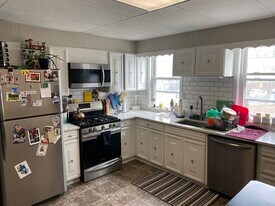 158 Holland St, Unit 1 in Somerville, MA - Building Photo