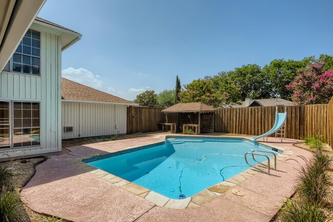 Sensational Prestonwood home with outdoor in Dallas, TX - Building Photo - Building Photo