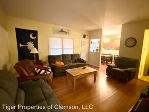 245 Willow Ct in Central, SC - Building Photo - Building Photo