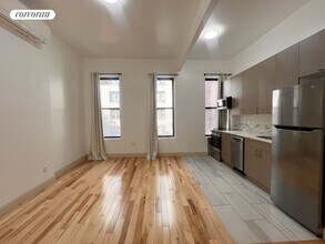 47 W 71st St in New York, NY - Building Photo - Building Photo