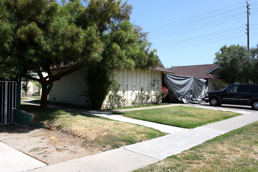 14501 Del Amo Ave in Tustin, CA - Building Photo