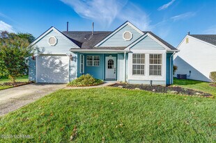 405 Lexington Dr in Little Egg Harbor Township, NJ - Building Photo