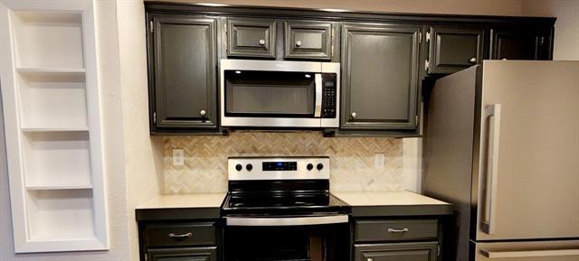 property at 8601 Park Ln