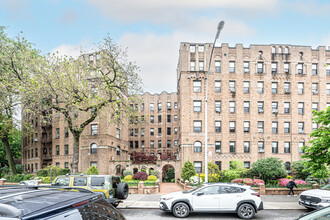 71 Ocean Pky in Brooklyn, NY - Building Photo - Building Photo