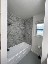 1003 W Bluebonnet Dr in San Marcos, TX - Building Photo - Building Photo