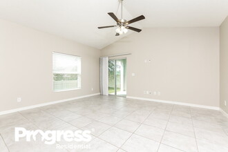 9808 Kinmore Dr in Groveland, FL - Foto de edificio - Building Photo