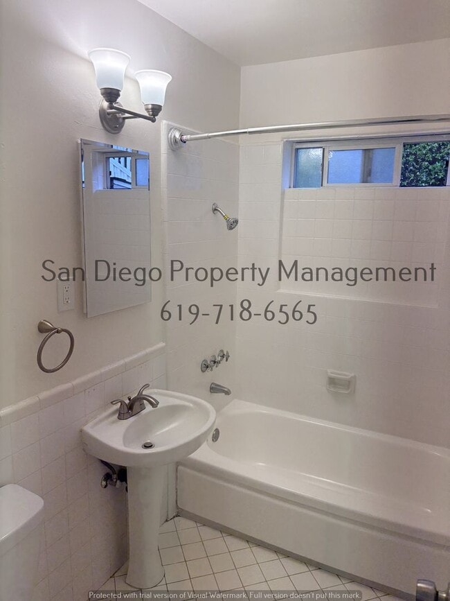 3617-3617 Reynard Way in San Diego, CA - Building Photo - Building Photo