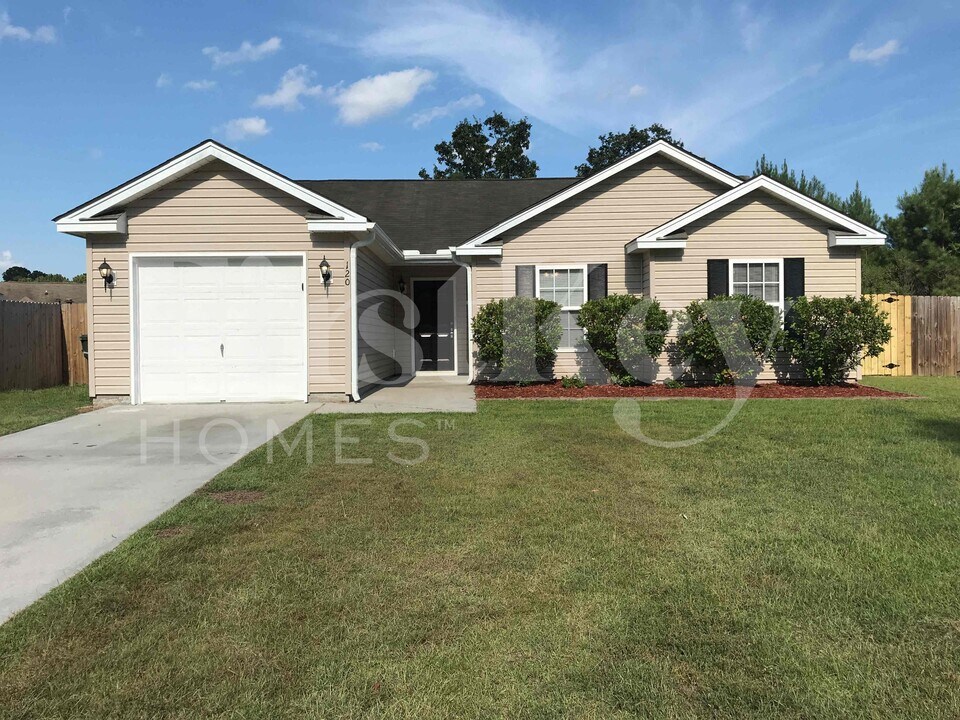 120 Pointer Dr in Goose Creek, SC - Building Photo