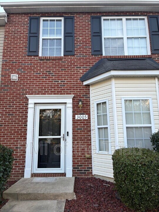 3005 Windsor Creek Way in Greensboro, NC - Building Photo