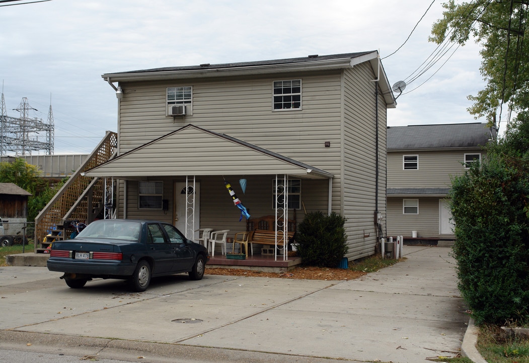 2113 Sycamore St in Kenova, WV - Building Photo