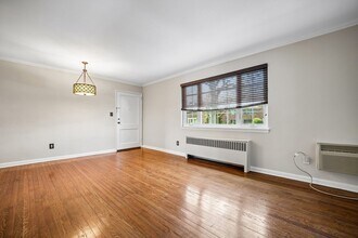 69B Troy Dr in Springfield, NJ - Building Photo - Building Photo