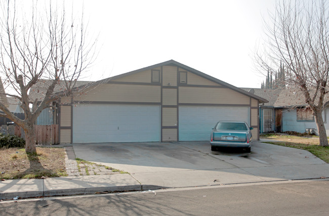 1428 Pecos Ave in Modesto, CA - Building Photo - Building Photo