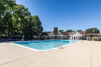 Village at the Arbors in Richmond, VA - Foto de edificio - Building Photo