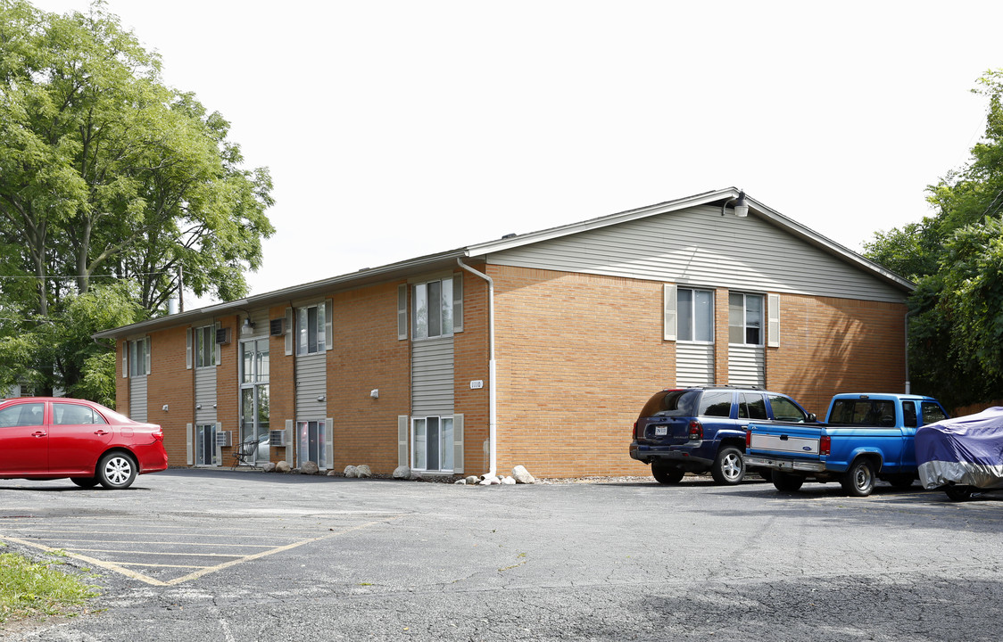 Karen Ann Apartments in Rossford, OH - Building Photo