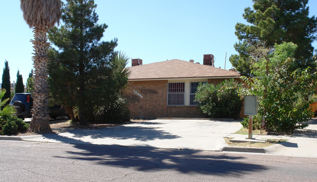 8825-8829 Ankerson St in El Paso, TX - Building Photo - Building Photo