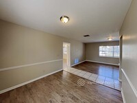 205 Rembrandt Dr in Brandon, FL - Building Photo - Building Photo