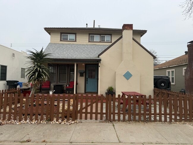 property at 1555 32nd St