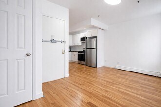 53 Irving Pl, Unit 2 in Brooklyn, NY - Foto de edificio - Building Photo