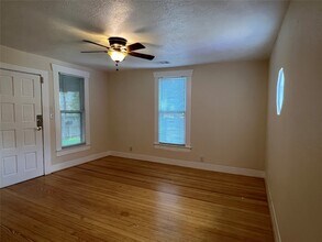 5122 Larkin St in Houston, TX - Building Photo - Building Photo