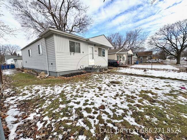 11005 Timken Ave in Warren, MI - Building Photo - Building Photo