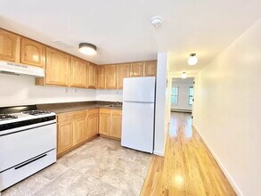 61-25 Woodside Ave in Queens, NY - Building Photo - Building Photo