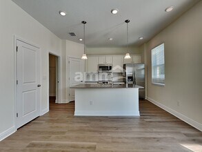 27067 St Andrews Ave in Wesley Chapel, FL - Foto de edificio - Building Photo