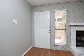 2100 Wilcrest Dr in Houston, TX - Foto de edificio - Building Photo