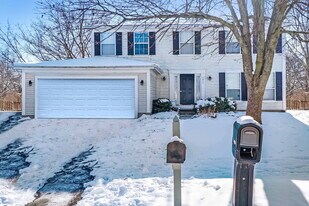 5911 Vero Dr in Hilliard, OH - Building Photo