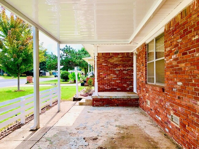 1410 Glenda Dr in Yukon, OK - Building Photo - Building Photo