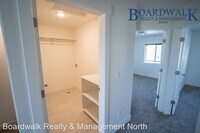 440 1625 N photo'