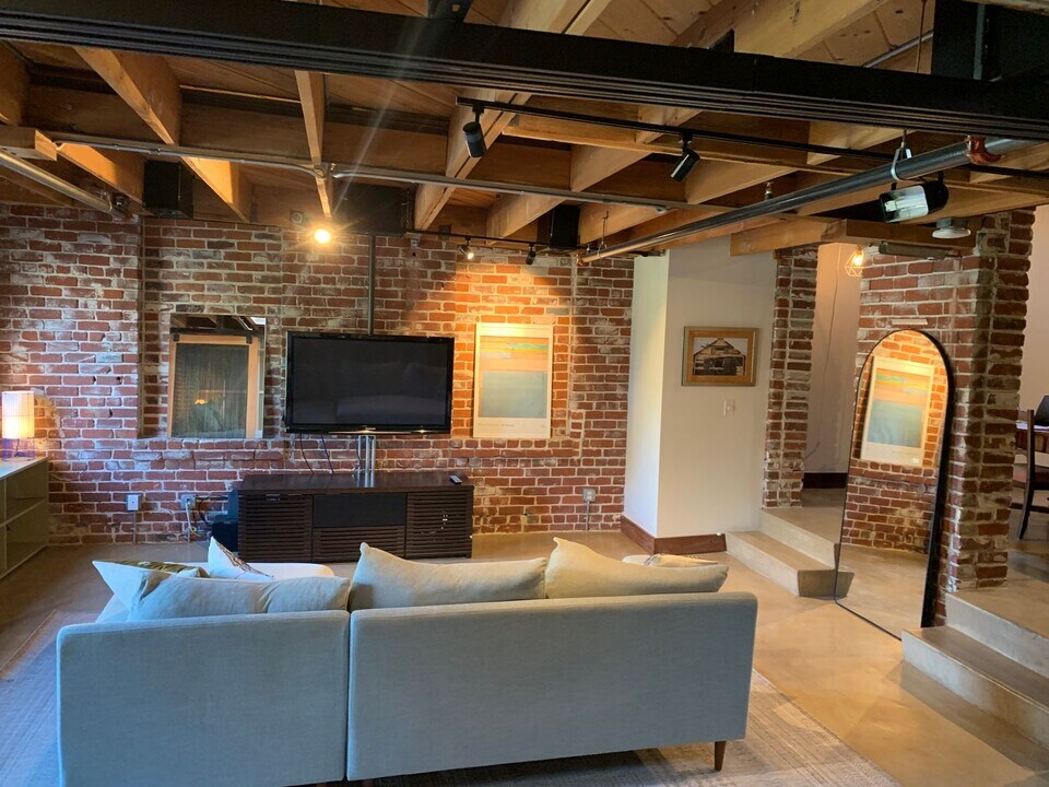 1725 14th St in Sacramento, CA - Building Photo