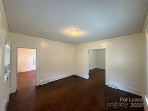 2214 Floral Ave in Charlotte, NC - Building Photo - Building Photo