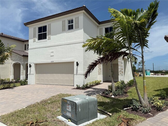 2539 SE 26th Rd in Homestead, FL - Building Photo - Building Photo