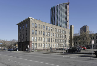 Soleil Apartments in Minneapolis, MN - Building Photo - Building Photo