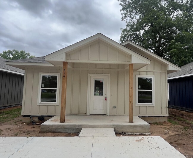 property at 216 N 13th St