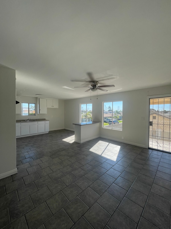 9506 Ramona St, Unit 3 in Bellflower, CA - Foto de edificio - Building Photo