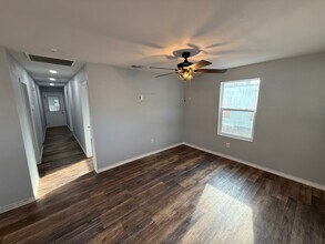 411 W A Ave in Kingsville, TX - Building Photo - Building Photo