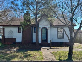 1009 E Leicester Ave in Norfolk, VA - Building Photo