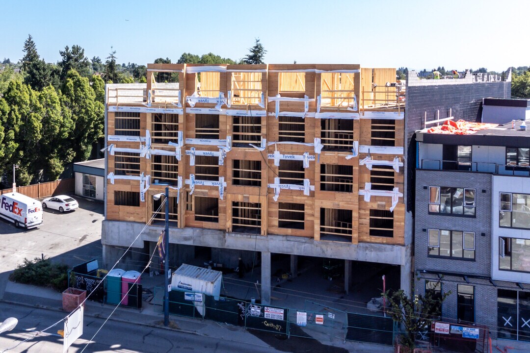 Rupert in Vancouver, BC - Building Photo