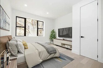 163 First Avenue in New York, NY - Building Photo - Building Photo