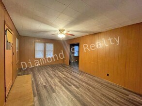 2120 N Johnston Ave in Springfield, MO - Building Photo - Building Photo