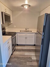 2674 N 43rd Ave in Phoenix, AZ - Foto de edificio - Building Photo