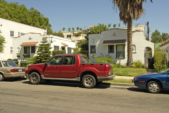 1314-1320 N Formosa Ave in Los Angeles, CA - Foto de edificio - Building Photo