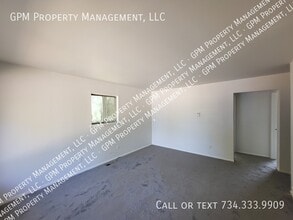 51039 Willis Rd in Belleville, MI - Building Photo - Building Photo