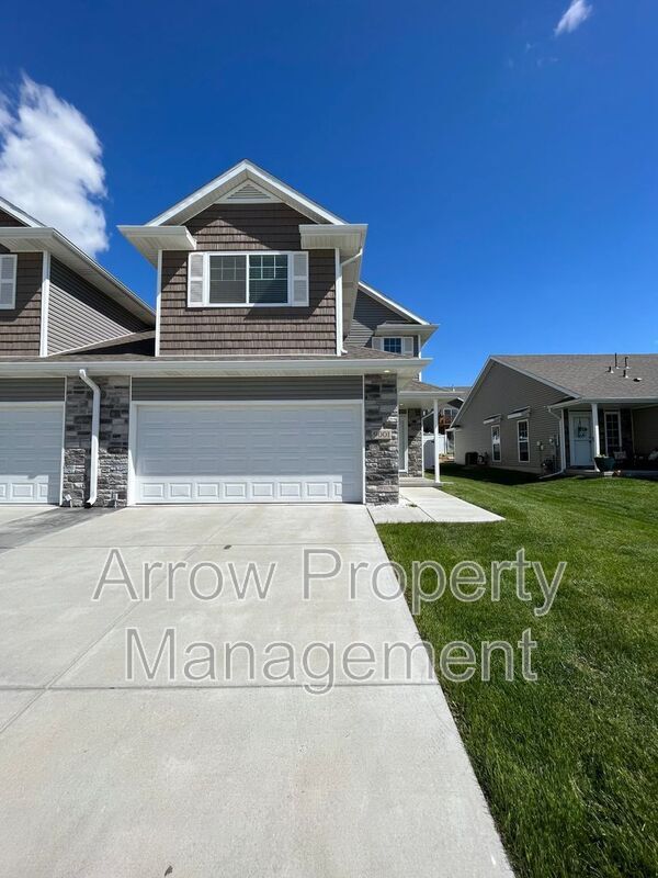 9001 Tumbleweed Dr in Lincoln, NE - Foto de edificio - Building Photo